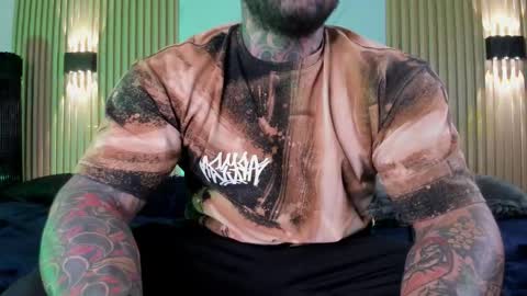 Snapshot of mister_venom chatting on 12.15.25 venom online show from 12.15.25