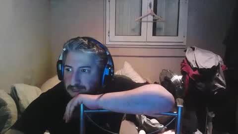 Snapshot of misterbelled chatting on 12.18.25 misterbelled online show from 12.18.25