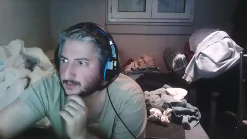 Snapshot of misterbelled chatting on 12.21.25 misterbelled online show from 12.21.25