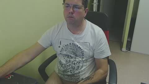 Snapshot of mistercoeur1 chatting on 12.11.24 mistercoeur online show from 12.11.24