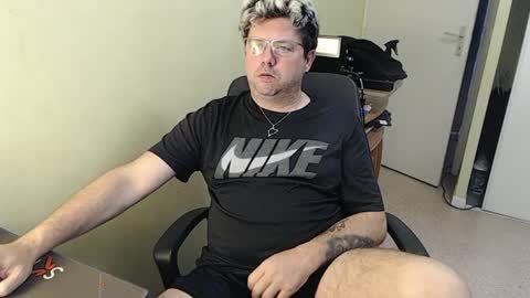 Snapshot of mistercoeur1 chatting on 01.10.25 mistercoeur online show from 01.10.25