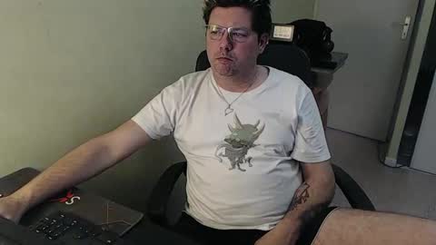 Snapshot of mistercoeur1 chatting on 01.16.25 mistercoeur online show from 01.16.25