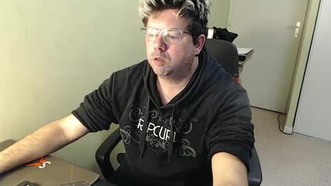 Snapshot of mistercoeur1 chatting on 01.25.25 mistercoeur online show from 01.25.25