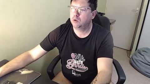 Snapshot of mistercoeur1 chatting on 02.12.25 mistercoeur online show from 02.12.25