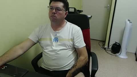 Snapshot of mistercoeur1 chatting on 10.14.25 mistercoeur online show from 10.14.25