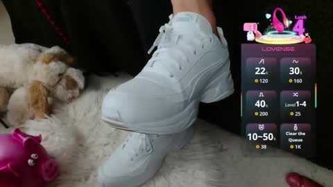 Snapshot of mistress_angelina777 chatting on 09.27.25 mistress_angelina777 online show from 09.27.25