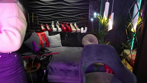 Snapshot of mistress_darsy chatting on 01.23.25 Darsy online show from 01.23.25