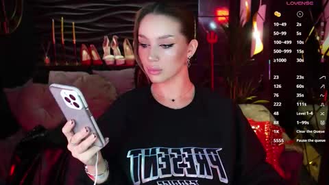 Snapshot of mistress_darsy chatting on 10.06.25 Darsy online show from 10.06.25