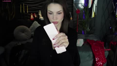 Snapshot of mistress_darsy chatting on 12.01.25 Darsy online show from 12.01.25