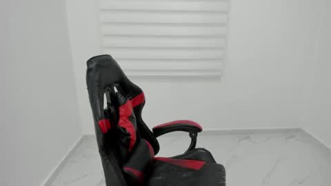Snapshot of mistress_findom chatting on 07.11.26 mistress_findom online show from 07.11.26