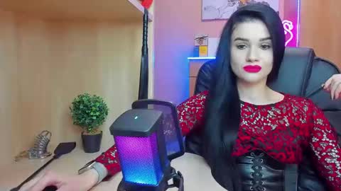 Snapshot of mistress_kristi chatting on 02.08.25 Mistress Kristi online show from 02.08.25