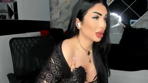 Snapshot of mistress_meryem chatting on 02.27.25 mistress_meryem online show from 02.27.25