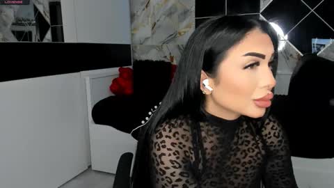 Snapshot of mistress_meryem chatting on 03.11.25 mistress_meryem online show from 03.11.25
