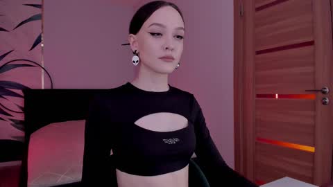 Snapshot of mistress_mialibra chatting on 02.18.25 Mistress Mia online show from 02.18.25