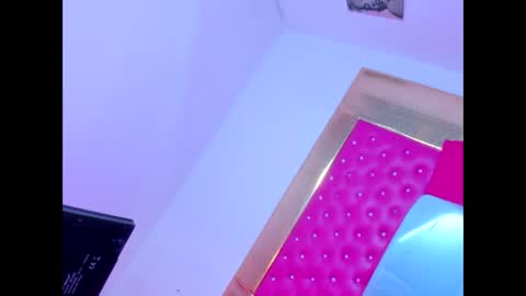 NAHOMY  online show from 02.06.26