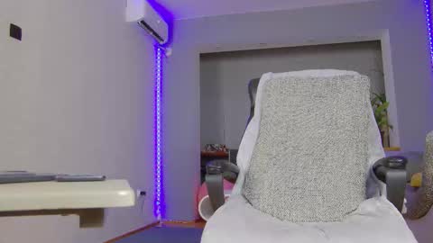 Snapshot of mistressellie chatting on 11.13.25 MitressEllie--Your Bratty Miss online show from 11.13.25