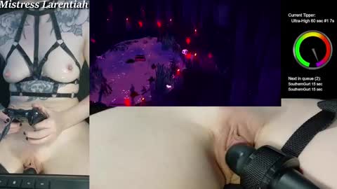 Snapshot of mistresslarentiah chatting on 03.08.25 Mistress Larentiah online show from 03.08.25