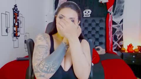 Snapshot of mistresslombana_666 chatting on 10.30.25 Mistresslombana online show from 10.30.25