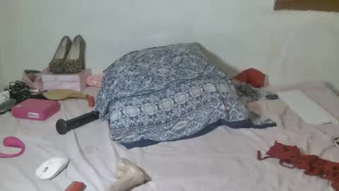 Snapshot of mistressmilly32 chatting on 10.18.25 mistressmilly32 online show from 10.18.25