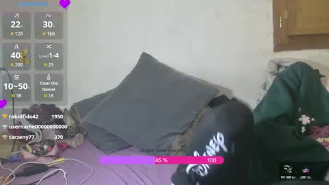 Snapshot of mistressmilly32 chatting on 12.01.25 mistressmilly32 online show from 12.01.25