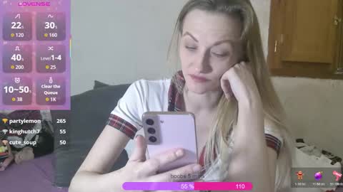 Snapshot of mistressmilly32 chatting on 12.04.25 mistressmilly32 online show from 12.04.25