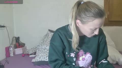 Snapshot of mistressmilly32 chatting on 12.17.25 mistressmilly32 online show from 12.17.25