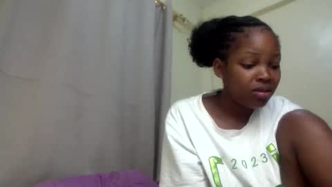 Snapshot of misty_shee chatting on 11.25.25 misty_shee online show from 11.25.25