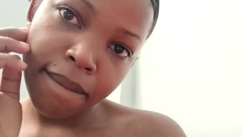 Snapshot of misty_shee chatting on 12.01.25 misty_shee online show from 12.01.25