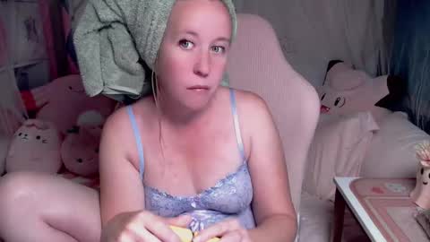 Snapshot of mistymystic chatting on 10.27.25 Misty online show from 10.27.25