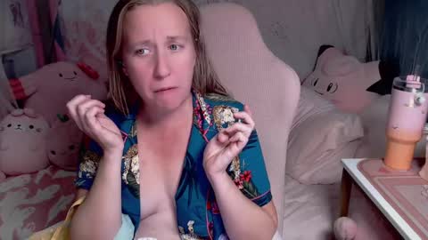 Snapshot of mistymystic chatting on 11.03.25 Misty online show from 11.03.25