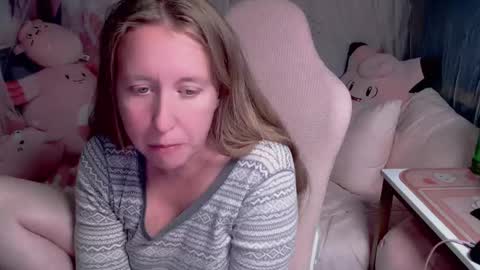 Snapshot of mistymystic chatting on 11.25.25 Misty online show from 11.25.25