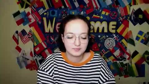Snapshot of mistyrosee chatting on 10.24.25 Aria online show from 10.24.25