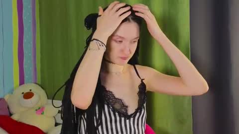 Snapshot of mitch911 chatting on 03.10.25 alice online show from 03.10.25