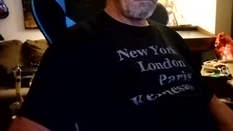 Snapshot of mitchnails69 chatting on 10.14.25 BobbyMitchGa online show from 10.14.25