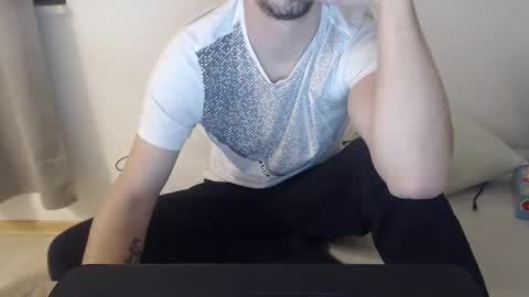 Snapshot of mitsch01 chatting on 01.01.25 Mitsch online show from 01.01.25