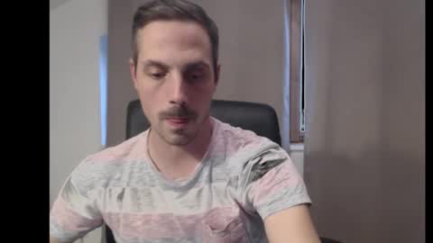 Snapshot of mitsch01 chatting on 10.05.25 Mitsch online show from 10.05.25