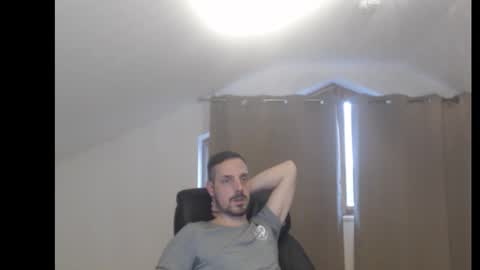 Snapshot of mitsch01 chatting on 11.25.25 Mitsch online show from 11.25.25