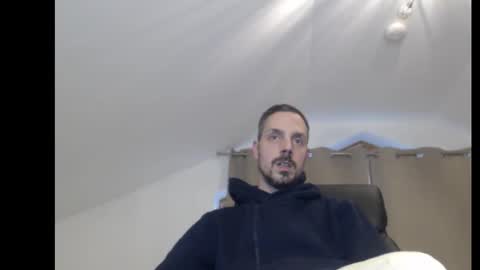 Snapshot of mitsch01 chatting on 11.29.25 Mitsch online show from 11.29.25