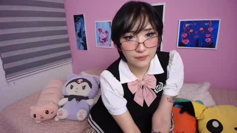 Snapshot of miwaviolet chatting on 09.18.25  Miwa Violet  online show from 09.18.25