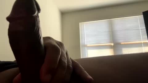 Snapshot of mixed7up chatting on 10.05.25 mixed7up online show from 10.05.25