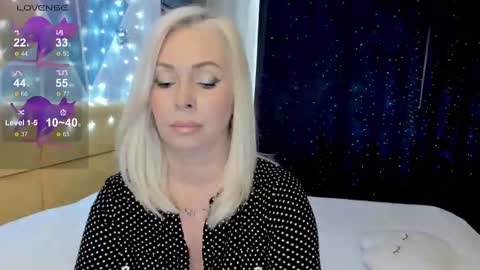 Snapshot of miya_kisss chatting on 02.22.25 Miya online show from 02.22.25