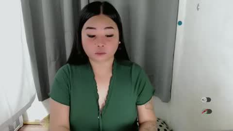 Snapshot of miya_licious chatting on 10.04.25 cassie marie online show from 10.04.25