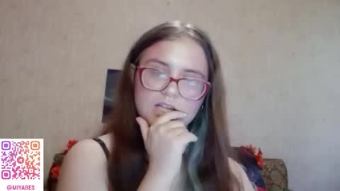 Snapshot of miyabe chatting on 10.23.25 Milana online show from 10.23.25