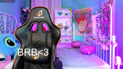 Snapshot of mizukinoyoru chatting on 02.16.25 Mizuki online show from 02.16.25