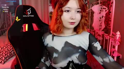 Snapshot of mizukinoyoru chatting on 03.09.25 Mizuki online show from 03.09.25