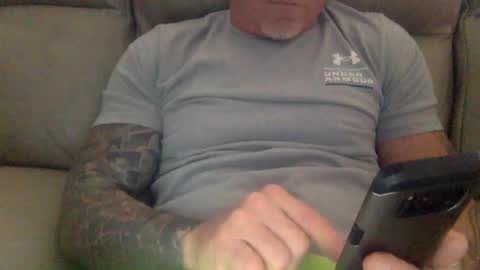 Snapshot of mjg175 chatting on 01.15.25 SexyRed online show from 01.15.25