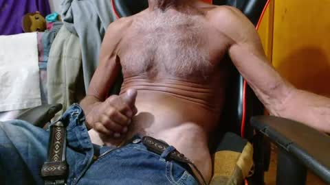 Snapshot of mjmadurengue chatting on 12.23.24 Mario jose online show from 12.23.24