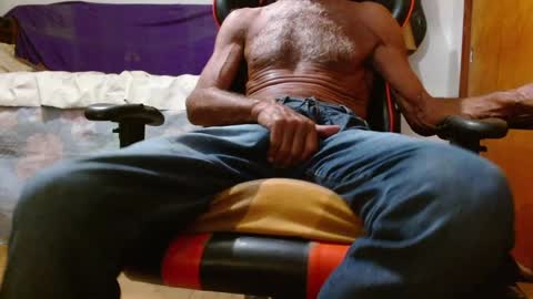 Snapshot of mjmadurengue chatting on 01.01.25 Mario jose online show from 01.01.25