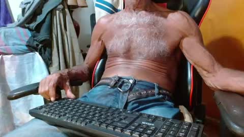 Snapshot of mjmadurengue chatting on 01.16.25 Mario jose online show from 01.16.25