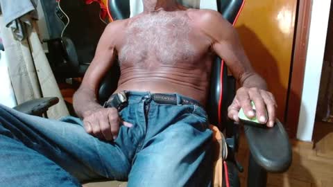 Snapshot of mjmadurengue chatting on 01.27.25 Mario jose online show from 01.27.25